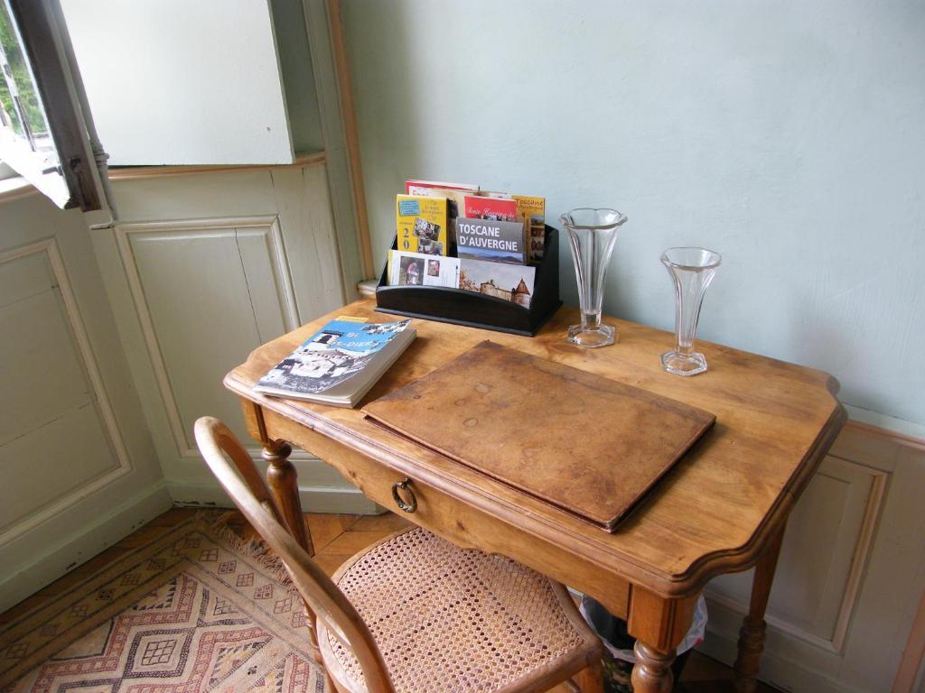 Château des Martinanches Saint-Dier-dʼAuvergne Quarto foto