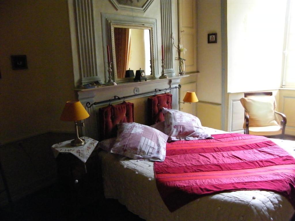 Château des Martinanches Saint-Dier-dʼAuvergne Quarto foto